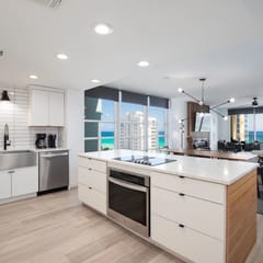 Ocean Breeze, Beachfront Condo, Gulf Views, Pools