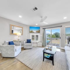 A Sight 2 Sea, Beachy Townhouse, Beach, Pool, Hot Tub