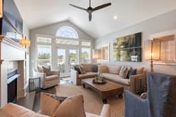 My Beach Alibi, Lakefront Home, Priv Pool & Beach - Image 5