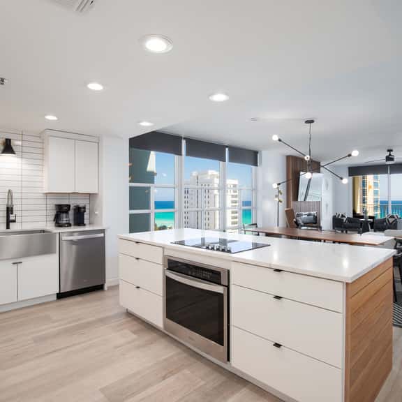 Ocean Breeze, Beachfront Condo, Gulf Views, Pools - Image 1