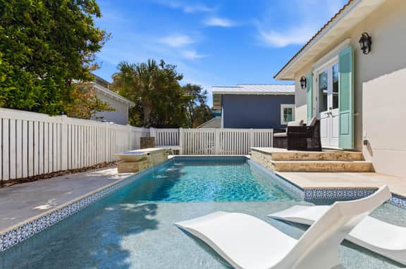Aubreeze of Summer, Priv Pool & Beach, Golf Cart - Image 3