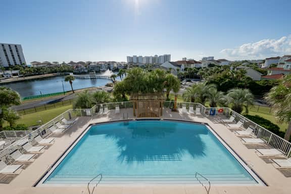 Destination Sunshine, Priv Beach, 4 Pools, Beach Cafe, Resort - Image 3