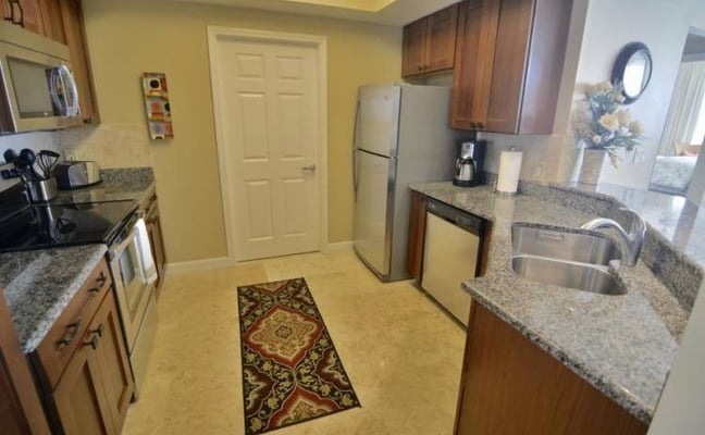 Silver Beach Towers kitchen before renovation