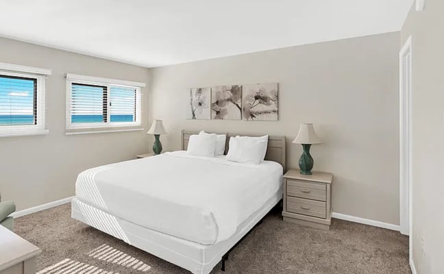 Shipwatch master bedroom before renovation